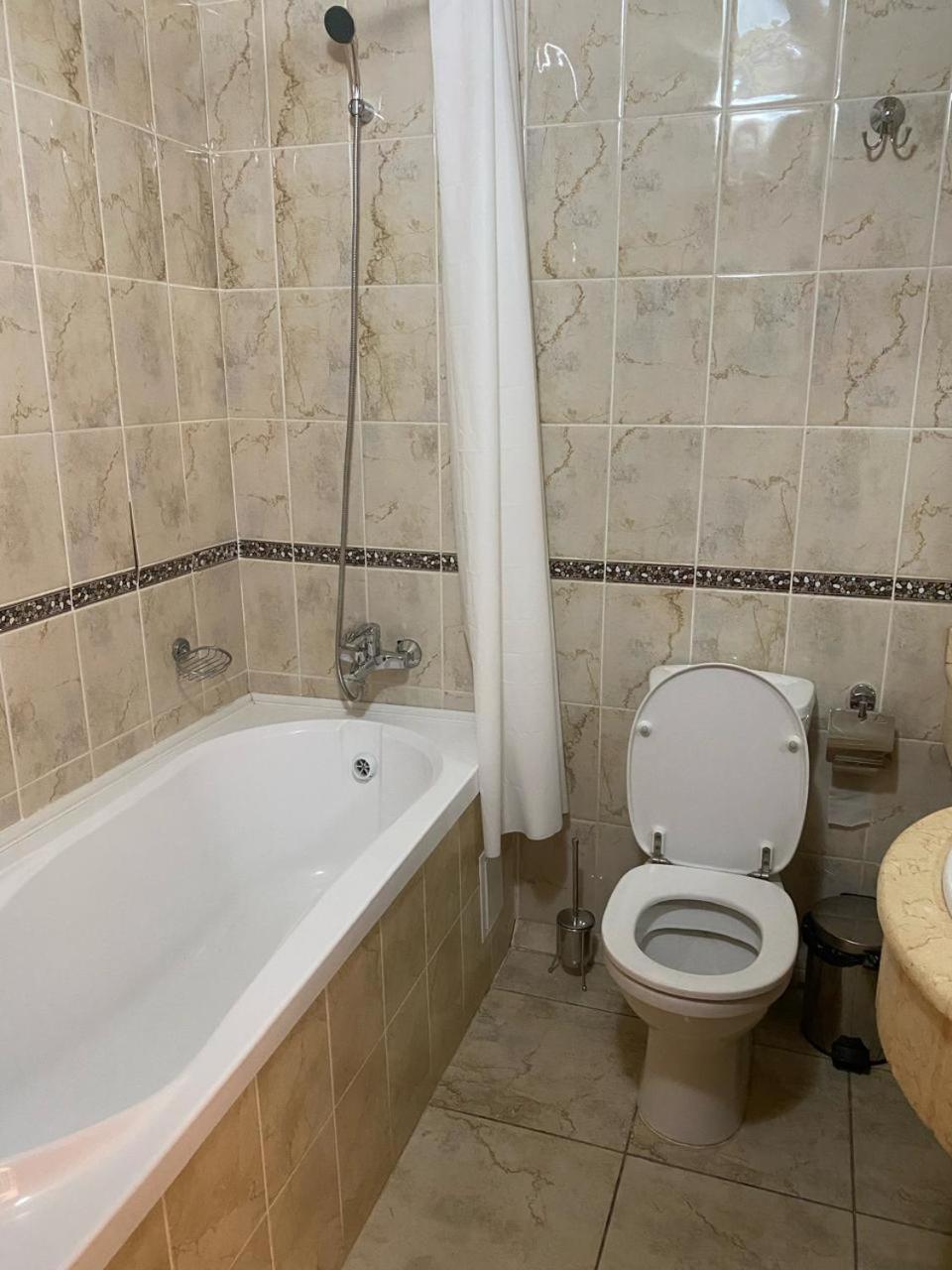 Sky Luxe Hotel Astana Luaran gambar