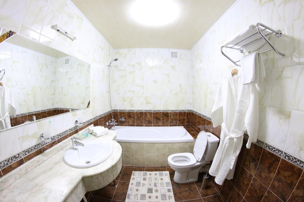 Sky Luxe Hotel Astana Luaran gambar